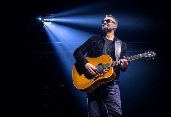 Eric Church Performs "Johnny" On The Tonight Show Starring Jimmy Fallon